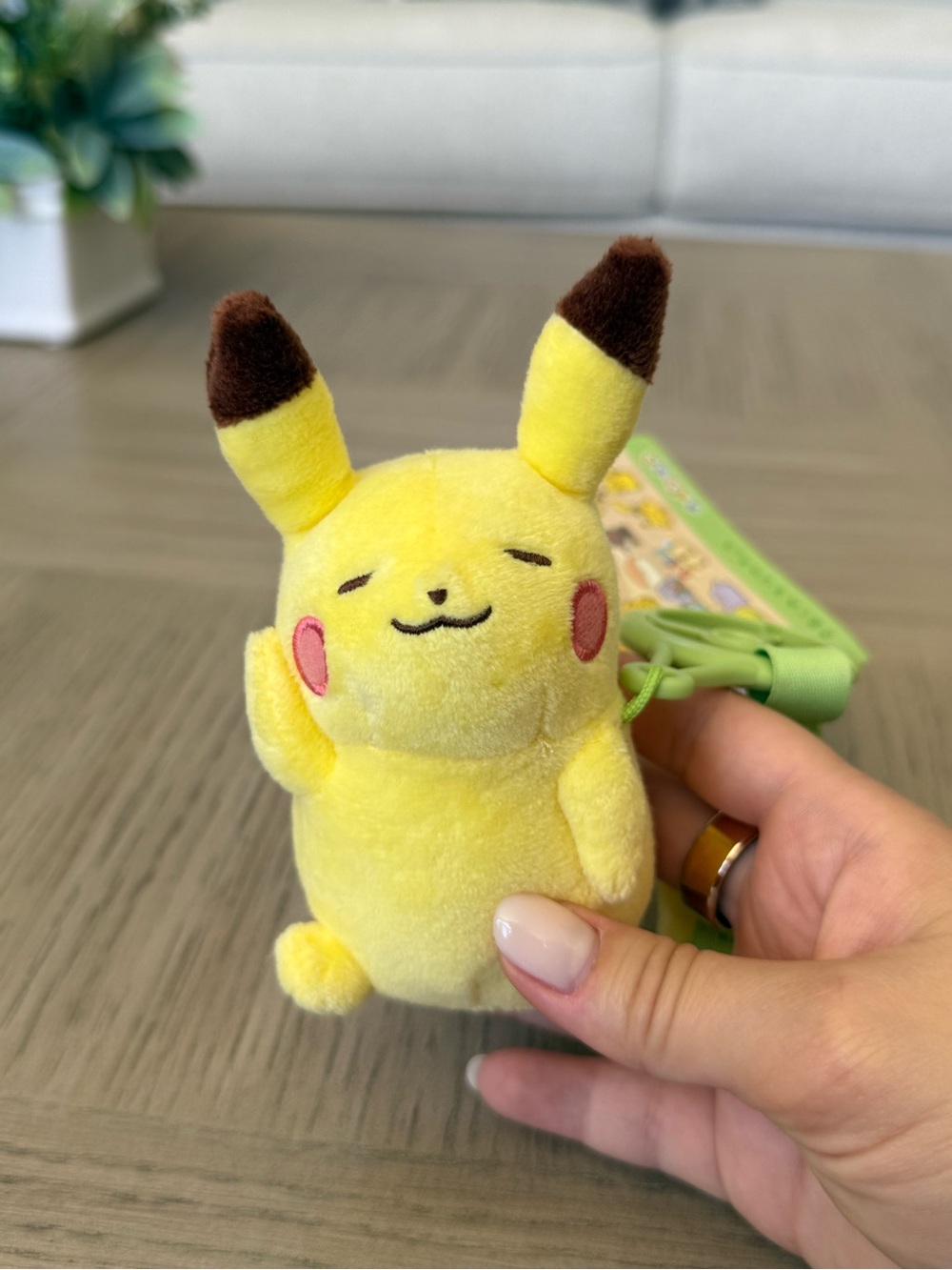 Pokémon Center Ten Poke Ten Colors Pikachu (Quirky) Keychain JAPAN Limited NWT - Picture 7 of 8